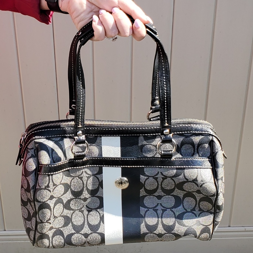 Coach Bag - Picture 2 of 8